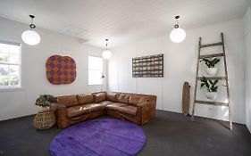 City Apartment - Steps To Cafes, Galleries & Coast